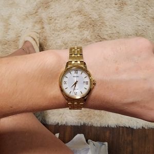 Beautiful women's seiko watch very gently used